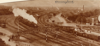 350520 Overzicht van het spoorwegemplacement van het NS-station Amersfoort te Amersfoort, uit het noordoosten; met de ...